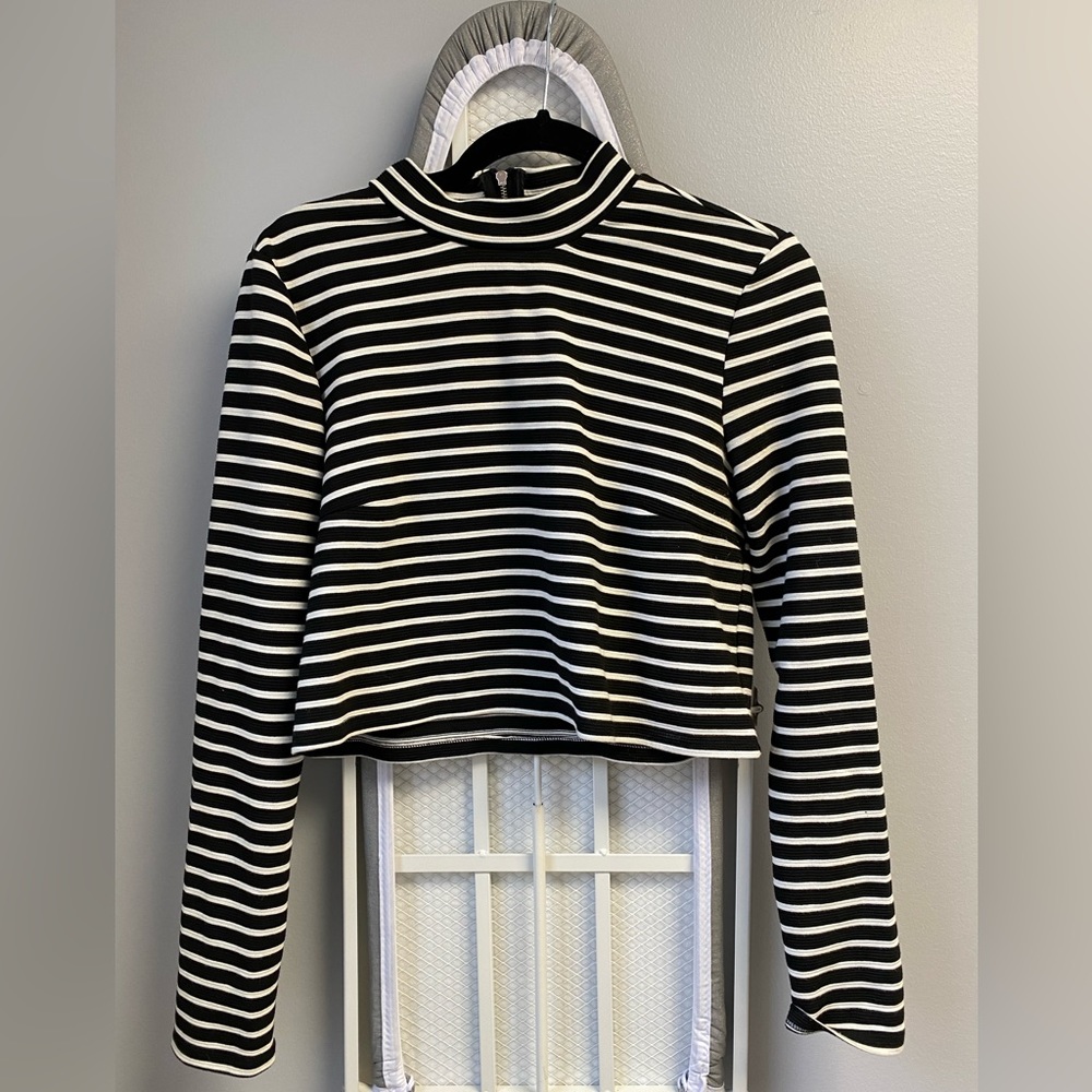 Black striped crop top